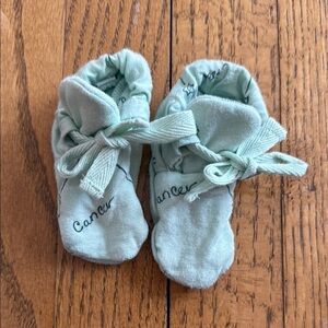 Kate Quinn Mint Green Baby Booties Cancer Horoscope 0-3 months